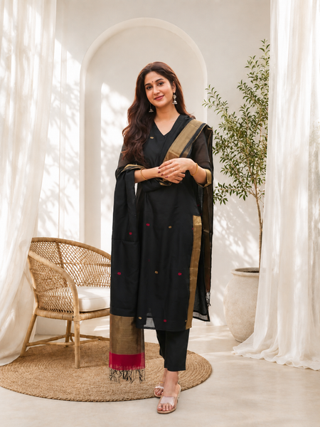 Contrast Border Kurta Set with Dupatta